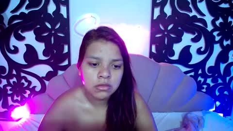 CATALINA Y LAURA  online show from September 23, 7:33 am