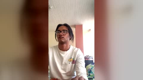 Snapshot of horny_brii chatting on April 23, 2:30 pm horny_brii online show from April 23, 2:30 pm