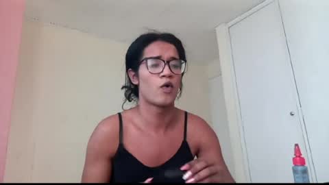 Snapshot of horny_brii chatting on June 6, 7:29 pm horny_brii online show from June 6, 7:29 pm