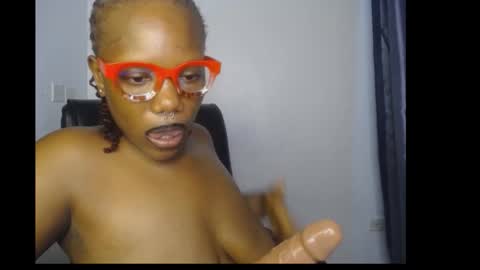 Snapshot of horny_chubby22 chatting on March 2, 7:21 pm Mira online show from March 2, 7:21 pm