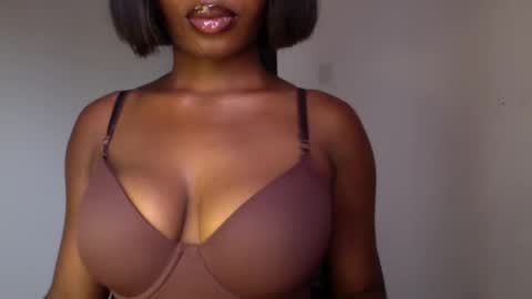 delilah online show from May 6, 11:26 am