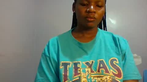 Snapshot of horny_hearts chatting on June 21, 6:32 pm phanice online show from June 21, 6:32 pm