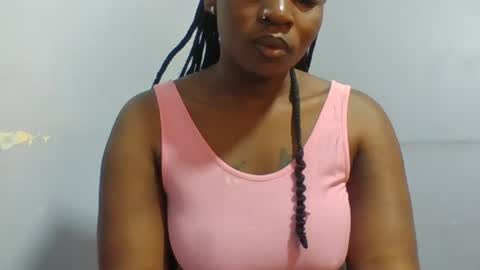 Snapshot of horny_hearts chatting on July 5, 9:22 pm phanice online show from July 5, 9:22 pm