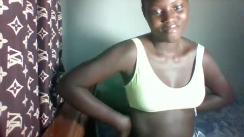 bella online show from December 22, 11:41 pm