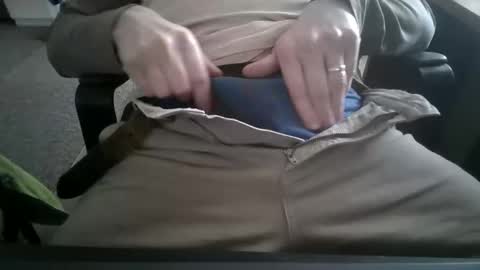 hornyhubby1001 online show from March 4, 4:13 pm