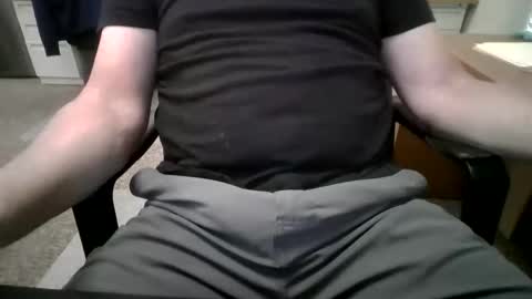 Snapshot of hornyhubby1001 chatting on June 5, 1:39 pm hornyhubby1001 online show from June 5, 1:39 pm