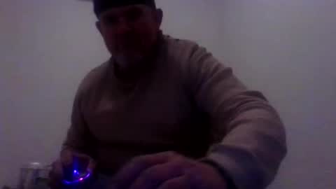 hornyhungwhiteboy4u269 online show from November 22, 9:08 am