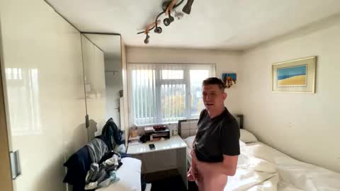 Hornylondon online show from October 27, 7:12 am