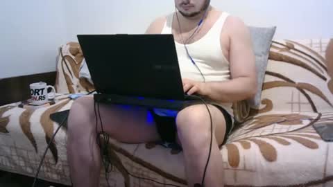 Snapshot of hornymonkey991 chatting on June 11, 1:38 am hornymonkey991 online show from June 11, 1:38 am