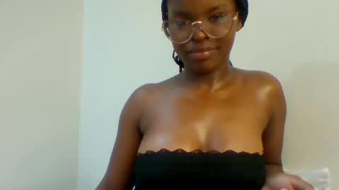 Snapshot of hot_cammy08 chatting on June 21, 8:11 pm sweet cammy online show from June 21, 8:11 pm