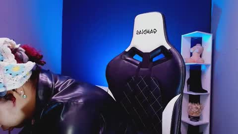 hot chocolate 4u online show from November 11, 12:16 pm