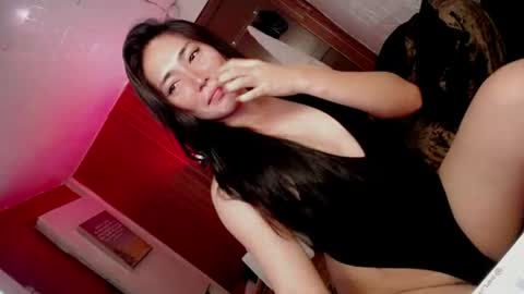 its me CLAUDIA online show from June 13, 3:37 am