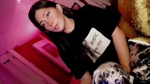 its me CLAUDIA online show from June 30, 8:26 am