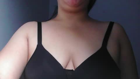 Snapshot of hot_clit28 chatting on March 25, 2:50 am ana online show from March 25, 2:50 am