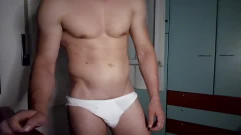 hot_italianboy online show from July 13, 10:23 pm