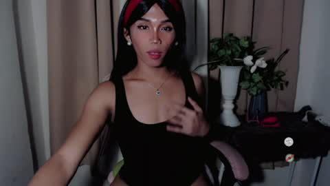 Khianna online show from May 31, 6:09 pm