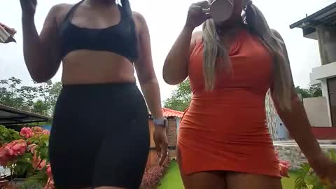 Snapshot of hot_kittens_xxx chatting on May 30, 11:07 am kittens online show from May 30, 11:07 am