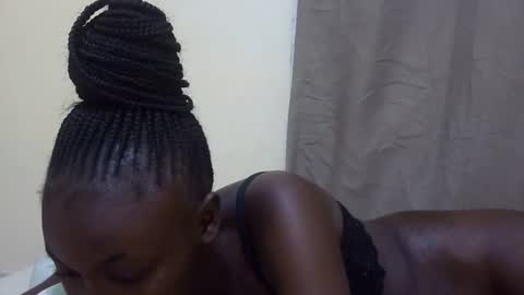 hot_melanie1 online show from May 6, 6:02 pm