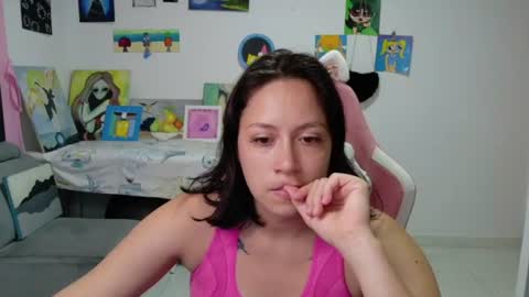 Mia online show from July 4, 6:14 pm
