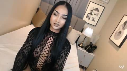 hot_nikki69 online show from April 4, 8:01 am