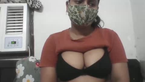 Snapshot of hot_tanvi chatting on May 19, 9:37 am Tanvi online show from May 19, 9:37 am