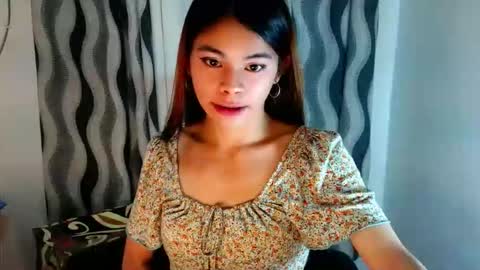 Yanna online show from April 14, 8:15 pm