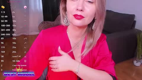 Snapshot of hotbabette chatting on November 20, 11:32 am SweetBrendy online show from November 20, 11:32 am