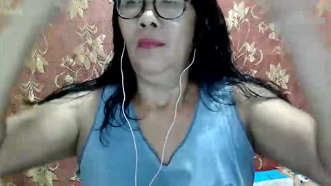 Snapshot of hotbetty_45 chatting on March 9, 8:51 am hotbetty_45 online show from March 9, 8:51 am