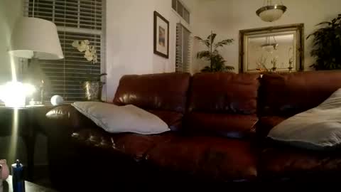 Snapshot of hotblondemilf1962 chatting on June 7, 8:18 am hotblondemilf1962 online show from June 7, 8:18 am