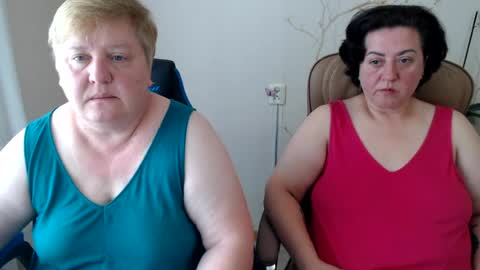 Snapshot of hotfiremommy chatting on July 19, 9:57 am LimonkaFire online show from July 19, 9:57 am