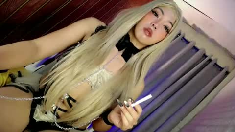 Snapshot of hotfucking_queen1111 chatting on May 30, 8:44 am hotfucking_queen1111 online show from May 30, 8:44 am
