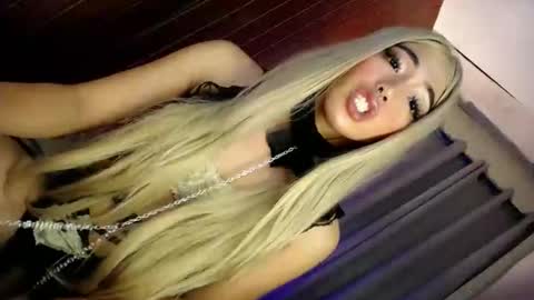 Snapshot of hotfucking_queen1111 chatting on May 31, 9:16 am hotfucking_queen1111 online show from May 31, 9:16 am