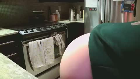 Snapshot of hotgirlbigbutt chatting on December 18, 12:11 pm hotgirlbigbutt online show from December 18, 12:11 pm