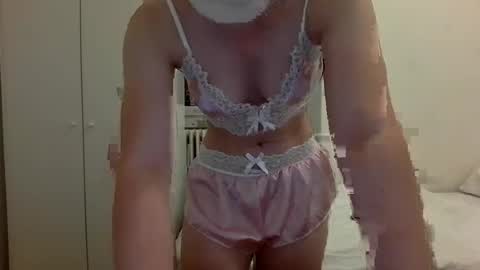 hotluna12 online show from June 15, 11:34 am