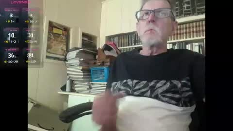 Snapshot of hotlux_54 chatting on July 13, 8:06 am hotlux_54 online show from July 13, 8:06 am