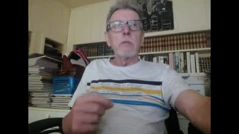 Snapshot of hotlux_54 chatting on July 17, 10:00 am hotlux_54 online show from July 17, 10:00 am