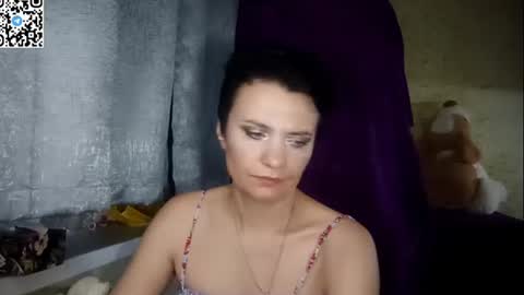 hotmamaqueen234 online show from June 17, 11:49 pm