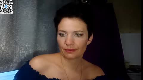 hotmamaqueen234 online show from June 22, 7:05 am