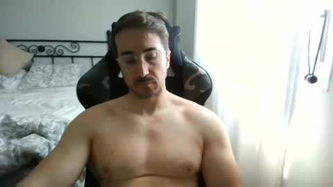 Snapshot of hotman_40_ chatting on April 15, 10:22 am hotman_40_ online show from April 15, 10:22 am