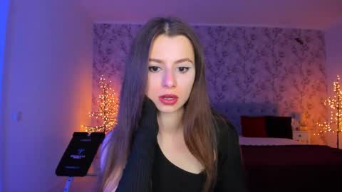 hotmolly_ online show from April 18, 6:45 pm