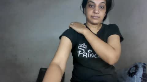 lola online show from July 26, 8:32 am