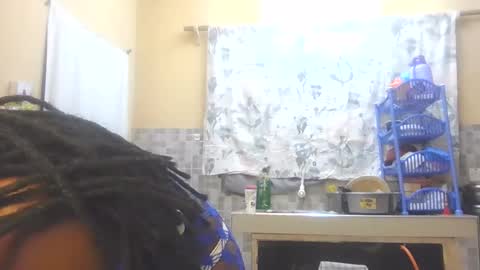 Snapshot of hotsassyqueen219667 chatting on June 3, 6:13 pm Kichuna online show from June 3, 6:13 pm