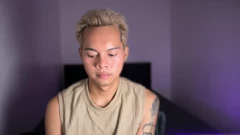 Snapshot of hotstuffph chatting on March 29, 6:35 am C A R L I T O online show from March 29, 6:35 am