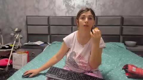 hottalicia2 online show from December 8, 12:18 am