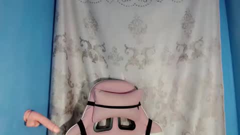 Snapshot of hottest_girl_vivianexx chatting on November 24, 2:39 pm online show from November 24, 2:39 pm