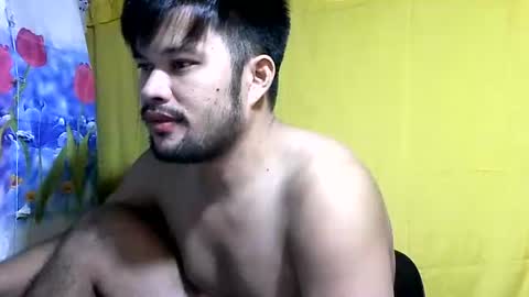 HottestPinoy32 online show from May 31, 1:40 pm