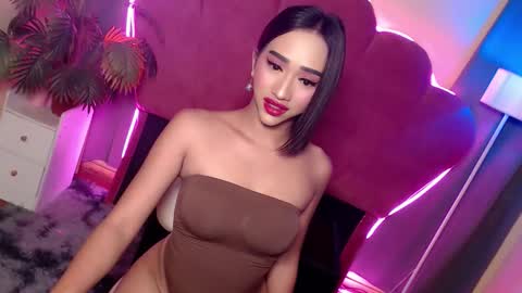 Snapshot of hottie_diary chatting on April 4, 6:05 pm kylie online show from April 4, 6:05 pm