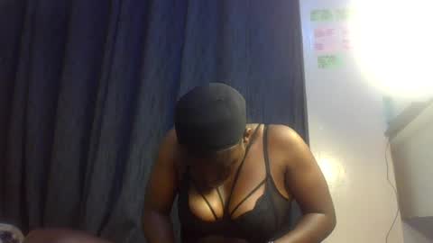 hottie_kittie online show from June 24, 11:59 pm