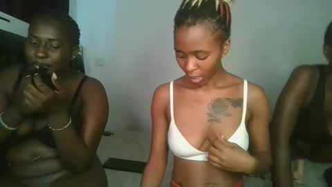 hottie_mistie online show from May 6, 11:15 am