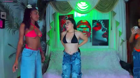 hotties_kittens18 online show from March 19, 8:57 pm